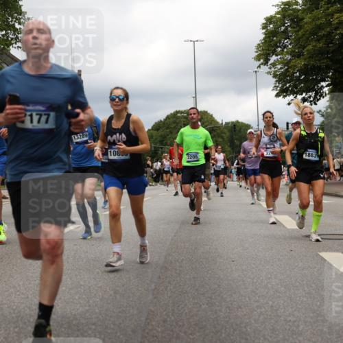 29.06.2025 - hella hamburg halbmarathon Yannick Fuchs http://msf.ph/oto/8243437 29.06.2025 10:47:31 20KM 1030, 1061, 1151, 1499, 1706, 1727, 1783, 2070, 2074, 2082, 2099, 2354, 3059, 3208, 3209, 4635, 4770, 5638, 5866, 6481, 6511, 6512, 6628, 6629, 6762, 6877, 6942, 7177, 7274, 7864, 7918, 8335, 8390, 8447, 9142, 9537, 10549, 10891, 10895, 11992, 12379, 12413, 12490, 12875, 12909, 13032, 13289, 13865, 13997, 14323, 15061, 15126, 15179, 15441, 15497, 15502, 15838, 15946, 16477, 16538, 16986, 17348, 18134, 18143, 18418, 18487, 18590 meine-sportfotos.de