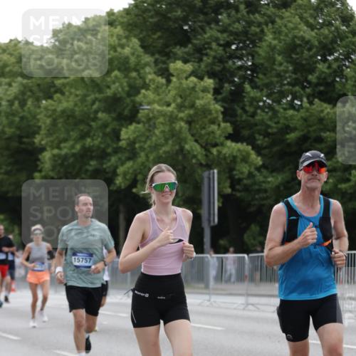 29.06.2025 - hella hamburg halbmarathon Jannik Wohlers http://msf.ph/oto/8243440 29.06.2025 10:30:07 Lombardsbrücke 1647, 2754, 2755, 2901, 4575, 4819, 6344, 7071, 10880, 11984, 12350, 12460, 12461, 12687, 12688, 14421, 15757, 15789, 15938, 16504, 16791, 16864, 18860 meine-sportfotos.de