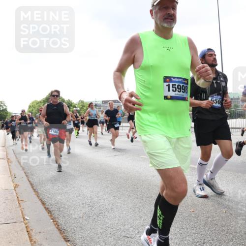 29.06.2025 - hella hamburg halbmarathon Lena Gebhardt http://msf.ph/oto/8243458 29.06.2025 10:45:25 Lombardsbrücke 1024, 1033, 1060, 1085, 1685, 1713, 1798, 2007, 2008, 2216, 2217, 2550, 2657, 2664, 2779, 2973, 3160, 3164, 3357, 3377, 3879, 3993, 4099, 4102, 4186, 4224, 4306, 4337, 4504, 4820, 4851, 5044, 5099, 5108, 5190, 5339, 5636, 5949, 6150, 6509, 6763, 6788, 6911, 6922, 6980, 7283, 7530, 7541, 7699, 7859, 7912, 8594, 8605, 8745, 8762, 8907, 9620, 10030, 10182, 10225, 10562, 10566, 10707, 11314, 12198, 12332, 12334, 12394 meine-sportfotos.de
