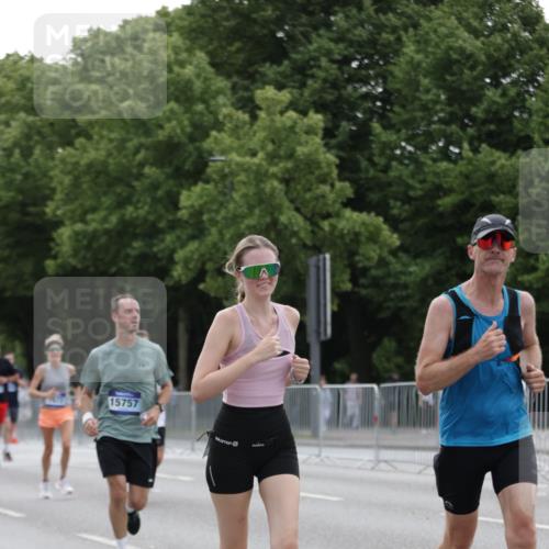 29.06.2025 - hella hamburg halbmarathon Jannik Wohlers http://msf.ph/oto/8243464 29.06.2025 10:30:07 Lombardsbrücke 1647, 2754, 2755, 2901, 4575, 4819, 6344, 7071, 10880, 11984, 12350, 12460, 12461, 12687, 12688, 14421, 15757, 15789, 15938, 16504, 16791, 16864, 18860 meine-sportfotos.de