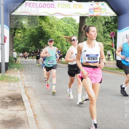 29.06.2025 - hella hamburg halbmarathon MichiJ http://msf.ph/oto/8243487 29.06.2025 10:27:57 Zwischen KM18-KM19 1343, 1803, 2563, 3282, 3547, 6686, 9265, 11619, 12091, 14204, 14311, 15013, 15094, 15744, 16820, 17215, 17360, 17792, 18285 meine-sportfotos.de