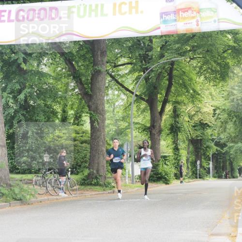 29.06.2025 - hella hamburg halbmarathon KatJ http://msf.ph/oto/8243491 29.06.2025 10:05:03 Zwischen KM18-KM19  meine-sportfotos.de