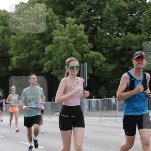 29.06.2025 - hella hamburg halbmarathon Jannik Wohlers http://msf.ph/oto/8243496 29.06.2025 10:30:07 Lombardsbrücke 1647, 2754, 2755, 2901, 4575, 4819, 6344, 7071, 10880, 11984, 12350, 12460, 12461, 12687, 12688, 14421, 15757, 15789, 15938, 16504, 16791, 16864, 18860 meine-sportfotos.de