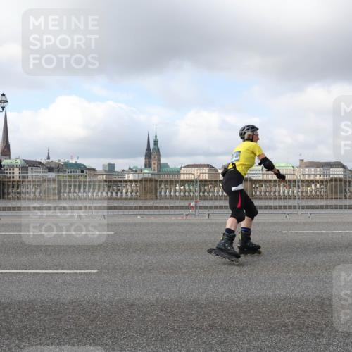 29.06.2025 - hella hamburg halbmarathon Lena Gebhardt http://msf.ph/oto/8243522 29.06.2025 09:02:25 Lombardsbrücke  meine-sportfotos.de