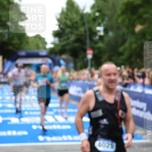 29.06.2025 - hella hamburg halbmarathon Zöllner http://msf.ph/oto/8243526 29.06.2025 10:56:31 Ziel 1583, 3048, 5744, 6399, 7742, 8863, 9622, 10093, 10665, 15407, 15818, 16257, 16261, 17268, 17734, 18746, 18835 meine-sportfotos.de