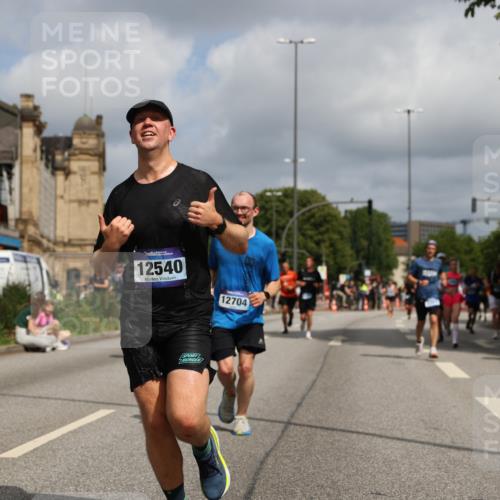 29.06.2025 - hella hamburg halbmarathon Yannick Fuchs http://msf.ph/oto/8243538 29.06.2025 10:35:01 20KM 1882, 1912, 2324, 2714, 2750, 2826, 4843, 5050, 5375, 5409, 5508, 5745, 5803, 5916, 6080, 6649, 7109, 8370, 8465, 8629, 9294, 10369, 10900, 10968, 11731, 11767, 12088, 12540, 12704, 12865, 13029, 13158, 13667, 14092, 14924, 15015, 15424, 15493, 15542, 16761, 17214, 17245, 17620, 18173, 18192, 18614 meine-sportfotos.de