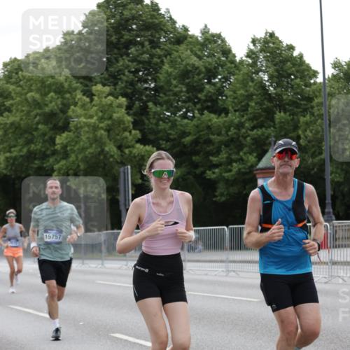 29.06.2025 - hella hamburg halbmarathon Jannik Wohlers http://msf.ph/oto/8243638 29.06.2025 10:30:07 Lombardsbrücke 1647, 2754, 2755, 2901, 4575, 4819, 6344, 7071, 10880, 11984, 12350, 12460, 12461, 12687, 12688, 14421, 15757, 15789, 15938, 16504, 16791, 16864, 18860 meine-sportfotos.de