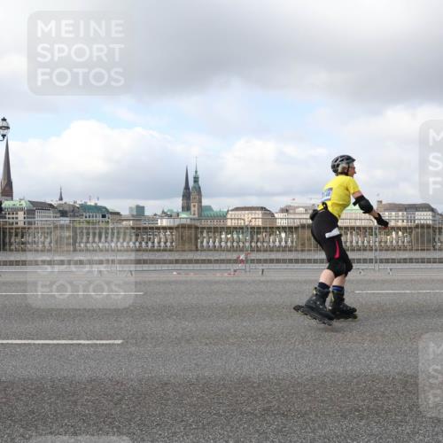 29.06.2025 - hella hamburg halbmarathon Lena Gebhardt http://msf.ph/oto/8243650 29.06.2025 09:02:25 Lombardsbrücke  meine-sportfotos.de