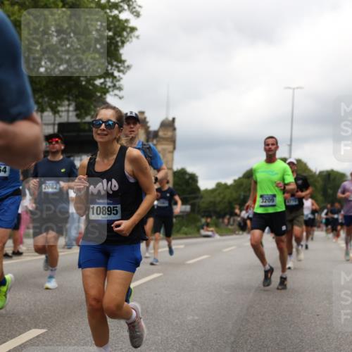 29.06.2025 - hella hamburg halbmarathon Yannick Fuchs http://msf.ph/oto/8243667 29.06.2025 10:47:32 20KM 1030, 1061, 1151, 1499, 1706, 1727, 1783, 2070, 2074, 2082, 2099, 2354, 3059, 3208, 3209, 3819, 4635, 4770, 5638, 5866, 6481, 6511, 6512, 6628, 6629, 6762, 6877, 6942, 7177, 7274, 7864, 7918, 8335, 8390, 8447, 9142, 9537, 10549, 10891, 10895, 11992, 12379, 12413, 12490, 12632, 12875, 12909, 13032, 13289, 13865, 13997, 14323, 15061, 15126, 15179, 15441, 15497, 15502, 15838, 15946, 16477, 16538, 16986, 17348, 18134, 18143, 18418, 18487, 18590 meine-sportfotos.de