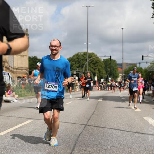 29.06.2025 - hella hamburg halbmarathon Yannick Fuchs http://msf.ph/oto/8243728 29.06.2025 10:35:02 20KM 1882, 1912, 2324, 2714, 2750, 4843, 5050, 5375, 5409, 5508, 5745, 5803, 5916, 6080, 6649, 7109, 8370, 8465, 8629, 9294, 10369, 10900, 10968, 11731, 11767, 12088, 12540, 12704, 12865, 13029, 13158, 13667, 14092, 14924, 15015, 15424, 15493, 15542, 15689, 16761, 17214, 17245, 17620, 17724, 18173, 18192, 18614 meine-sportfotos.de