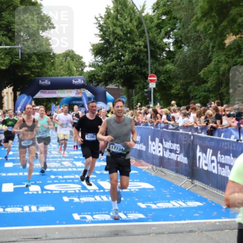 29.06.2025 - hella hamburg halbmarathon Zöllner http://msf.ph/oto/8243742 29.06.2025 10:56:35 Ziel 1583, 2083, 3413, 5721, 5744, 6399, 8542, 8652, 9562, 10093, 12509, 13863, 15407, 16257, 16261, 17268, 17734, 18746, 18835, 19120 meine-sportfotos.de