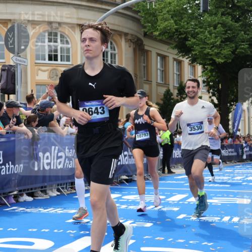 29.06.2025 - hella hamburg halbmarathon Strokosch-Dieckow http://msf.ph/oto/8243778 29.06.2025 10:37:59 Ziel 3480, 3530, 7229, 8091, 9643, 9944, 10793, 11049, 11952, 12915, 13900, 14274, 15303, 15382, 16698, 18103 meine-sportfotos.de
