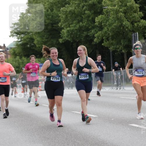 29.06.2025 - hella hamburg halbmarathon Jannik Wohlers http://msf.ph/oto/8243796 29.06.2025 10:30:10 Lombardsbrücke 1647, 2569, 2754, 2755, 4575, 4819, 6344, 7071, 7120, 11984, 12460, 12461, 12687, 12688, 14216, 14421, 15757, 15789, 15938, 16504, 16791, 16864, 18362, 18795, 18860 meine-sportfotos.de