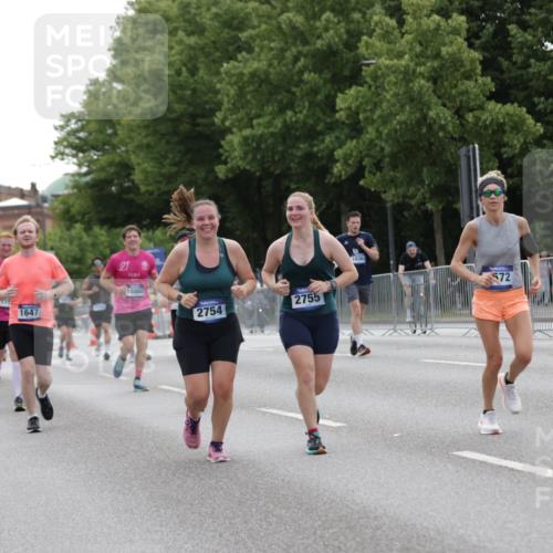 29.06.2025 - hella hamburg halbmarathon Jannik Wohlers http://msf.ph/oto/8243855 29.06.2025 10:30:10 Lombardsbrücke 1647, 2569, 2754, 2755, 4575, 4819, 6344, 7071, 7120, 11984, 12460, 12461, 12687, 12688, 14216, 14421, 15757, 15789, 15938, 16504, 16791, 16864, 18362, 18795, 18860 meine-sportfotos.de