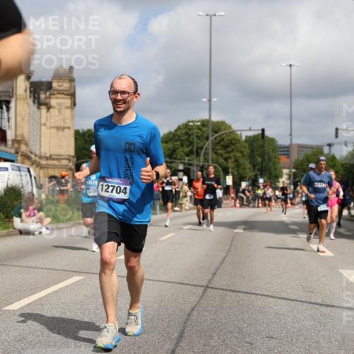 29.06.2025 - hella hamburg halbmarathon Yannick Fuchs http://msf.ph/oto/8243862 29.06.2025 10:35:02 20KM 1882, 1912, 2324, 2714, 2750, 4843, 5050, 5375, 5409, 5508, 5745, 5803, 5916, 6080, 6649, 7109, 8370, 8465, 8629, 9294, 10369, 10900, 10968, 11731, 11767, 12088, 12540, 12704, 12865, 13029, 13158, 13667, 14092, 14924, 15015, 15424, 15493, 15542, 15689, 16761, 17214, 17245, 17620, 17724, 18173, 18192, 18614 meine-sportfotos.de