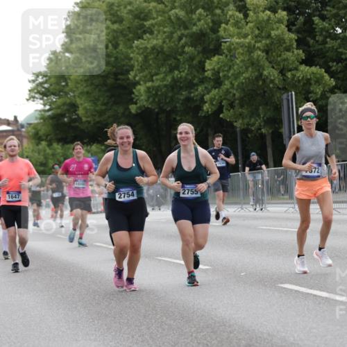 29.06.2025 - hella hamburg halbmarathon Jannik Wohlers http://msf.ph/oto/8243875 29.06.2025 10:30:10 Lombardsbrücke 1647, 2569, 2754, 2755, 4575, 4819, 6344, 7071, 7120, 11984, 12460, 12461, 12687, 12688, 14216, 14421, 15757, 15789, 15938, 16504, 16791, 16864, 18362, 18795, 18860 meine-sportfotos.de