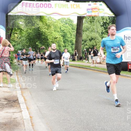 29.06.2025 - hella hamburg halbmarathon MichiJ http://msf.ph/oto/8243888 29.06.2025 10:50:47 Zwischen KM18-KM19 6966, 9986, 14225, 17140, 17150, 17321, 17533, 17685, 17686, 18382 meine-sportfotos.de
