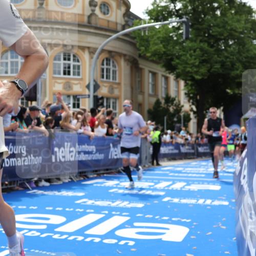 29.06.2025 - hella hamburg halbmarathon Strokosch-Dieckow http://msf.ph/oto/8243913 29.06.2025 10:38:00 Ziel 3480, 3530, 7229, 8091, 9643, 9944, 10793, 11049, 11952, 12915, 13900, 14274, 15303, 15382, 16698, 17623 meine-sportfotos.de