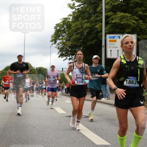 29.06.2025 - hella hamburg halbmarathon Yannick Fuchs http://msf.ph/oto/8243919 29.06.2025 10:47:33 20KM 1030, 1061, 1151, 1499, 1706, 1727, 1783, 2058, 2070, 2082, 2099, 2354, 2518, 3059, 3208, 3209, 3819, 4635, 4770, 5638, 5866, 6481, 6511, 6512, 6628, 6629, 6762, 6877, 6942, 7177, 7274, 7864, 7918, 8335, 8390, 8447, 9142, 10549, 10891, 10895, 11844, 12379, 12413, 12490, 12632, 12909, 13032, 13033, 13289, 13865, 13997, 14323, 15061, 15126, 15179, 15441, 15497, 15502, 15838, 15946, 16477, 16538, 16986, 17348, 18134, 18143, 18418, 18487, 18590 meine-sportfotos.de