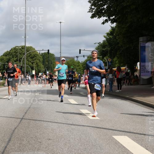 29.06.2025 - hella hamburg halbmarathon Yannick Fuchs http://msf.ph/oto/8243953 29.06.2025 10:35:04 20KM 1882, 1912, 2324, 2714, 2750, 2949, 3332, 4843, 5050, 5409, 5508, 5745, 5803, 5916, 6080, 8370, 8465, 8629, 9294, 10369, 10900, 10968, 11731, 11767, 12088, 12365, 12540, 12704, 12865, 13029, 13158, 13667, 14092, 14924, 15015, 15424, 15493, 15542, 15689, 16761, 17214, 17245, 17620, 17724, 18173, 18192, 18614 meine-sportfotos.de