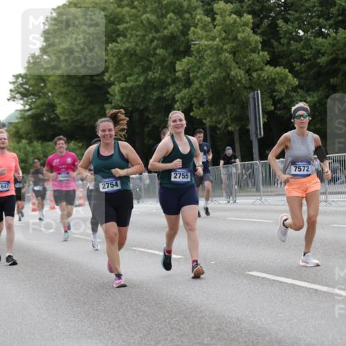 29.06.2025 - hella hamburg halbmarathon Jannik Wohlers http://msf.ph/oto/8243968 29.06.2025 10:30:10 Lombardsbrücke 1647, 2569, 2754, 2755, 4575, 4819, 6344, 7071, 7120, 11984, 12460, 12461, 12687, 12688, 14216, 14421, 15757, 15789, 15938, 16504, 16791, 16864, 18362, 18795, 18860 meine-sportfotos.de