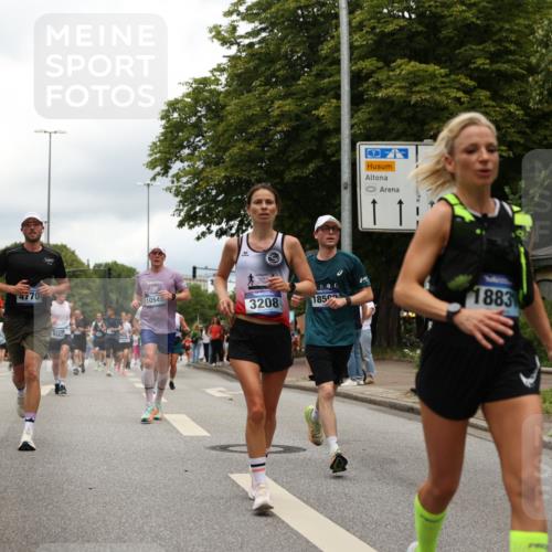 29.06.2025 - hella hamburg halbmarathon Yannick Fuchs http://msf.ph/oto/8243973 29.06.2025 10:47:33 20KM 1030, 1061, 1151, 1499, 1706, 1727, 1783, 2058, 2070, 2082, 2099, 2354, 2518, 3059, 3208, 3209, 3819, 4635, 4770, 5638, 5866, 6481, 6511, 6512, 6628, 6629, 6762, 6877, 6942, 7177, 7274, 7864, 7918, 8335, 8390, 8447, 9142, 10549, 10891, 10895, 11844, 12379, 12413, 12490, 12632, 12909, 13032, 13033, 13289, 13865, 13997, 14323, 15061, 15126, 15179, 15441, 15497, 15502, 15838, 15946, 16477, 16538, 16986, 17348, 18134, 18143, 18418, 18487, 18590 meine-sportfotos.de