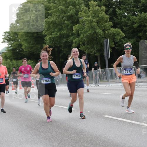 29.06.2025 - hella hamburg halbmarathon Jannik Wohlers http://msf.ph/oto/8243975 29.06.2025 10:30:11 Lombardsbrücke 1647, 2569, 2754, 2755, 3281, 4575, 4819, 6344, 7071, 7120, 11984, 12460, 12461, 12687, 12688, 14216, 14421, 15757, 15789, 15938, 16504, 16791, 16864, 18362, 18795, 18860 meine-sportfotos.de