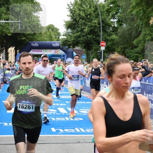 29.06.2025 - hella hamburg halbmarathon Zöllner http://msf.ph/oto/8243991 29.06.2025 10:56:38 Ziel 1583, 2083, 3413, 5721, 5744, 6416, 6759, 7037, 8311, 8542, 8652, 8744, 9562, 10093, 12509, 13863, 15145, 15407, 16261, 17259, 17268, 18340, 18746, 18835, 18899, 19120 meine-sportfotos.de
