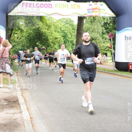 29.06.2025 - hella hamburg halbmarathon MichiJ http://msf.ph/oto/8244054 29.06.2025 10:50:48 Zwischen KM18-KM19 4945, 6966, 9986, 14225, 17140, 17150, 17321, 17533, 17685, 17686 meine-sportfotos.de