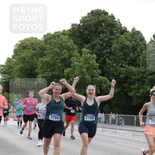 29.06.2025 - hella hamburg halbmarathon Jannik Wohlers http://msf.ph/oto/8244087 29.06.2025 10:30:11 Lombardsbrücke 1647, 2569, 2754, 2755, 3281, 4575, 4819, 6344, 7071, 7120, 11984, 12460, 12461, 12687, 12688, 14216, 14421, 15757, 15789, 15938, 16504, 16791, 16864, 18362, 18795, 18860 meine-sportfotos.de