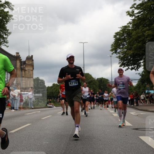 29.06.2025 - hella hamburg halbmarathon Yannick Fuchs http://msf.ph/oto/8244118 29.06.2025 10:47:34 20KM 1030, 1061, 1151, 1499, 1502, 1706, 1727, 1783, 2058, 2070, 2082, 2099, 2354, 2518, 3208, 3209, 3819, 4635, 4770, 5638, 5866, 6481, 6511, 6512, 6628, 6629, 6762, 6877, 6942, 7177, 7274, 7864, 7918, 8335, 8390, 8447, 9142, 10549, 10891, 10895, 11068, 11844, 12379, 12413, 12490, 12632, 12909, 13032, 13033, 13289, 13865, 13912, 13997, 14323, 15061, 15126, 15179, 15441, 15497, 15502, 15838, 15856, 15946, 16477, 16538, 16986, 17348, 18134, 18143, 18418, 18487, 18590 meine-sportfotos.de