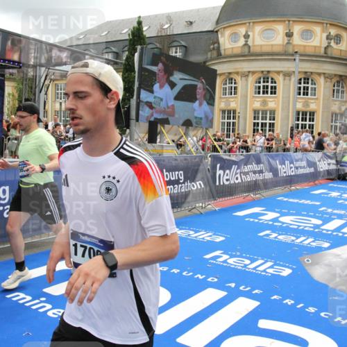 29.06.2025 - hella hamburg halbmarathon Michael Strokosch http://msf.ph/oto/8244121 29.06.2025 10:48:55 Ziel 1884, 1892, 7067, 9482, 9661, 11519, 12421, 13009, 13976, 15309, 16653, 17007, 18873 meine-sportfotos.de