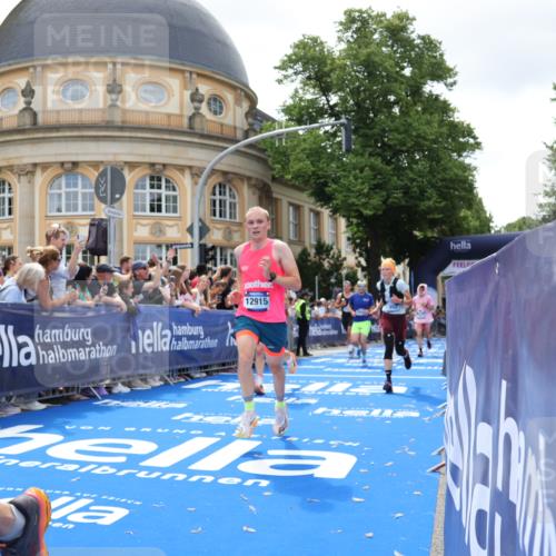 29.06.2025 - hella hamburg halbmarathon Strokosch-Dieckow http://msf.ph/oto/8244122 29.06.2025 10:38:03 Ziel 7229, 8091, 9643, 9944, 10793, 11049, 11952, 12915, 13900, 14274, 15303, 15382, 16698, 17623, 18986 meine-sportfotos.de