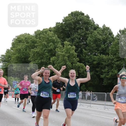 29.06.2025 - hella hamburg halbmarathon Jannik Wohlers http://msf.ph/oto/8244138 29.06.2025 10:30:12 Lombardsbrücke 1059, 1647, 2569, 2754, 2755, 3281, 4198, 4575, 4819, 6344, 7071, 7120, 9830, 11984, 12460, 12461, 12687, 12688, 14216, 14421, 15299, 15757, 15789, 15938, 16504, 16791, 16864, 18362, 18795, 18860 meine-sportfotos.de