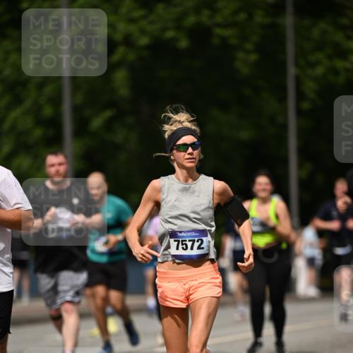 29.06.2025 - hella hamburg halbmarathon Dr. Thomas Lammeyer http://msf.ph/oto/8244154 29.06.2025 10:34:35 Kennedybrücke 2302, 3524, 3573, 4198, 4819, 6556, 6626, 7071, 7517, 9095, 9576, 9830, 10322, 10996 meine-sportfotos.de