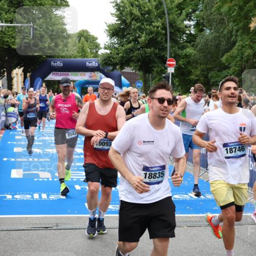 29.06.2025 - hella hamburg halbmarathon Zöllner http://msf.ph/oto/8244189 29.06.2025 10:56:40 Ziel 2083, 3413, 4152, 5721, 5744, 6416, 6759, 7037, 7646, 8311, 8542, 8652, 8744, 9488, 9562, 10093, 11083, 11870, 12509, 13863, 15145, 17259, 18340, 18899, 19120 meine-sportfotos.de