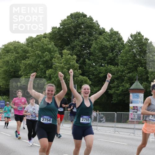 29.06.2025 - hella hamburg halbmarathon Jannik Wohlers http://msf.ph/oto/8244201 29.06.2025 10:30:12 Lombardsbrücke 1059, 1647, 2569, 2754, 2755, 3281, 4198, 4575, 4819, 6344, 7071, 7120, 9830, 11984, 12460, 12461, 12687, 12688, 14216, 14421, 15299, 15757, 15789, 15938, 16504, 16791, 16864, 18362, 18795, 18860 meine-sportfotos.de