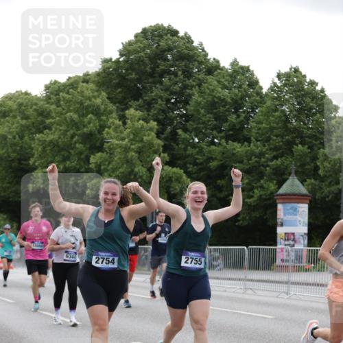 29.06.2025 - hella hamburg halbmarathon Jannik Wohlers http://msf.ph/oto/8244229 29.06.2025 10:30:12 Lombardsbrücke 1059, 1647, 2569, 2754, 2755, 3281, 4198, 4575, 4819, 6344, 7071, 7120, 9830, 11984, 12460, 12461, 12687, 12688, 14216, 14421, 15299, 15757, 15789, 15938, 16504, 16791, 16864, 18362, 18795, 18860 meine-sportfotos.de