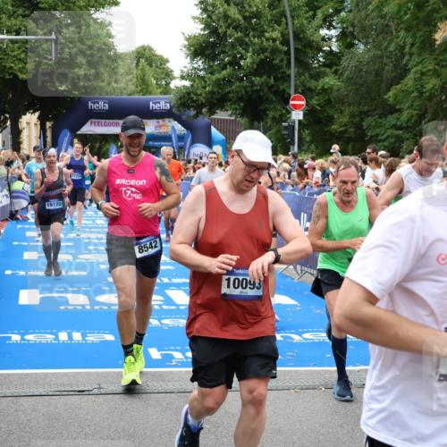 29.06.2025 - hella hamburg halbmarathon Zöllner http://msf.ph/oto/8244249 29.06.2025 10:56:40 Ziel 2083, 3413, 4152, 5721, 5744, 6416, 6759, 7037, 7646, 8311, 8542, 8652, 8744, 9488, 9562, 10093, 11083, 11870, 12509, 13863, 15145, 17259, 18340, 18899, 19120 meine-sportfotos.de