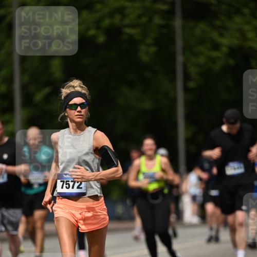 29.06.2025 - hella hamburg halbmarathon Dr. Thomas Lammeyer http://msf.ph/oto/8244252 29.06.2025 10:34:35 Kennedybrücke 2302, 3524, 3573, 4198, 4819, 6556, 6626, 7071, 7517, 9095, 9576, 9830, 10322, 10996 meine-sportfotos.de