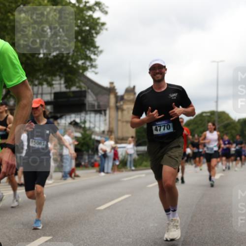 29.06.2025 - hella hamburg halbmarathon Yannick Fuchs http://msf.ph/oto/8244304 29.06.2025 10:47:34 20KM 1030, 1061, 1151, 1499, 1502, 1706, 1727, 1783, 2058, 2070, 2082, 2099, 2354, 2518, 3208, 3209, 3819, 4635, 4770, 5638, 5866, 6481, 6511, 6512, 6628, 6629, 6762, 6877, 6942, 7177, 7274, 7864, 7918, 8335, 8390, 8447, 9142, 10549, 10891, 10895, 11068, 11844, 12379, 12413, 12490, 12632, 12909, 13032, 13033, 13289, 13865, 13912, 13997, 14323, 15061, 15126, 15179, 15441, 15497, 15502, 15838, 15856, 15946, 16477, 16538, 16986, 17348, 18134, 18143, 18418, 18487, 18590 meine-sportfotos.de