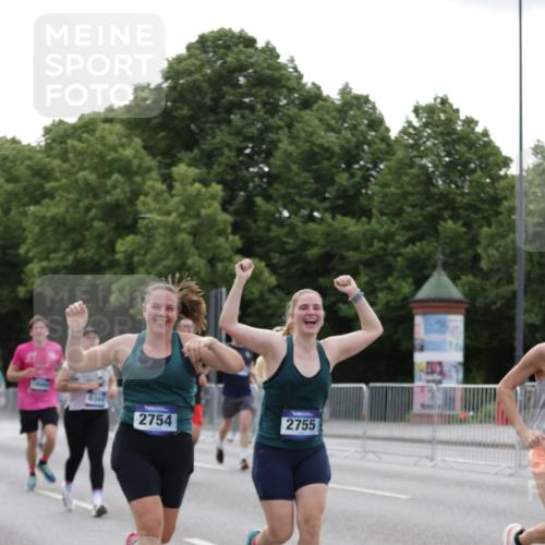29.06.2025 - hella hamburg halbmarathon Jannik Wohlers http://msf.ph/oto/8244325 29.06.2025 10:30:12 Lombardsbrücke 1059, 1647, 2569, 2754, 2755, 3281, 4198, 4575, 4819, 6344, 7071, 7120, 9830, 11984, 12460, 12461, 12687, 12688, 14216, 14421, 15299, 15757, 15789, 15938, 16504, 16791, 16864, 18362, 18795, 18860 meine-sportfotos.de