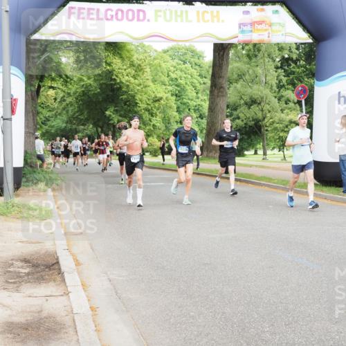 29.06.2025 - hella hamburg halbmarathon MichiJ http://msf.ph/oto/8244371 29.06.2025 10:28:07 Zwischen KM18-KM19 6687, 11806, 13190, 14359, 14699, 15336, 15556, 17916, 18149 meine-sportfotos.de