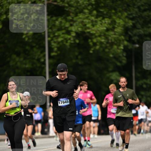 29.06.2025 - hella hamburg halbmarathon Dr. Thomas Lammeyer http://msf.ph/oto/8244372 29.06.2025 10:34:36 Kennedybrücke 2097, 2302, 3524, 4198, 4819, 6556, 6626, 7071, 7517, 9095, 9576, 9830, 10322, 10996 meine-sportfotos.de