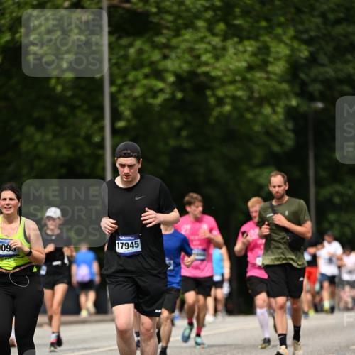 29.06.2025 - hella hamburg halbmarathon Dr. Thomas Lammeyer http://msf.ph/oto/8244412 29.06.2025 10:34:36 Kennedybrücke 2097, 2302, 3524, 4198, 4819, 6556, 6626, 7071, 7517, 9095, 9576, 9830, 10322, 10996 meine-sportfotos.de