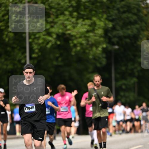 29.06.2025 - hella hamburg halbmarathon Dr. Thomas Lammeyer http://msf.ph/oto/8244439 29.06.2025 10:34:37 Kennedybrücke 2097, 2302, 3524, 4198, 4819, 6556, 6626, 7071, 7517, 8792, 9095, 9576, 9830, 10322, 10996 meine-sportfotos.de