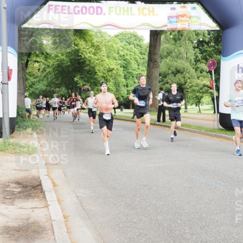 29.06.2025 - hella hamburg halbmarathon MichiJ http://msf.ph/oto/8244453 29.06.2025 10:28:07 Zwischen KM18-KM19 6687, 11806, 13190, 14359, 14699, 15336, 15556, 17916, 18149 meine-sportfotos.de