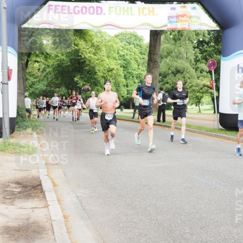 29.06.2025 - hella hamburg halbmarathon MichiJ http://msf.ph/oto/8244479 29.06.2025 10:28:07 Zwischen KM18-KM19 6687, 11806, 13190, 14359, 14699, 15336, 15556, 17916, 18149 meine-sportfotos.de
