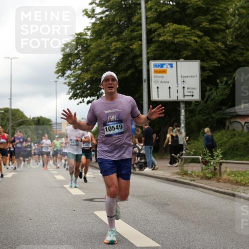 29.06.2025 - hella hamburg halbmarathon Yannick Fuchs http://msf.ph/oto/8244487 29.06.2025 10:47:35 20KM 1030, 1061, 1151, 1502, 1706, 1727, 1783, 2058, 2070, 2082, 2354, 2518, 3208, 3209, 3819, 4635, 4770, 5020, 5638, 5866, 6481, 6511, 6512, 6629, 6762, 6877, 6942, 7177, 7274, 7864, 7918, 8335, 8390, 8447, 9142, 10549, 10891, 10895, 11068, 11844, 12379, 12413, 12490, 12632, 12909, 13032, 13033, 13289, 13397, 13865, 13912, 13997, 15061, 15126, 15179, 15441, 15497, 15502, 15838, 15856, 15946, 16477, 16538, 17348, 18134, 18143, 18418, 18487, 18590 meine-sportfotos.de