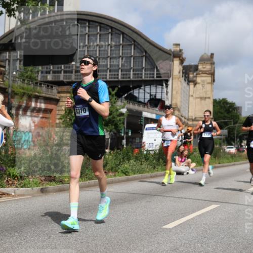 29.06.2025 - hella hamburg halbmarathon Yannick Fuchs http://msf.ph/oto/8244488 29.06.2025 10:35:05 20KM 1882, 1912, 2324, 2714, 2750, 2949, 3332, 4843, 5050, 5409, 5508, 5745, 5803, 5916, 6080, 8370, 8465, 8629, 9294, 10369, 10900, 10968, 11731, 11767, 12088, 12365, 12540, 12704, 12865, 13029, 13158, 13667, 14092, 14924, 15015, 15424, 15493, 15542, 15689, 16761, 17214, 17620, 17724, 18173, 18192, 18614 meine-sportfotos.de